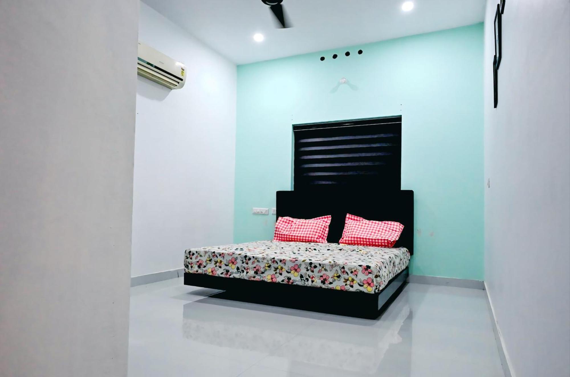 Elamkulam Penthouse - 3Bhk Ac With Kitchen - Kochi Apartman Chottanikara Kültér fotó